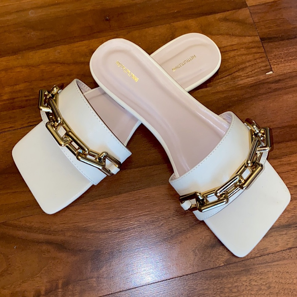 Square toe chain strap sandals